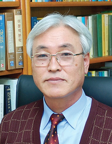정필웅